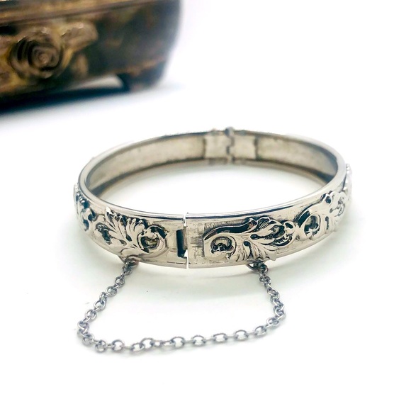 Vintage Whiting & Davis Co hinged bangle bracelet - Picture 2 of 12